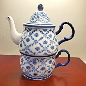 Harry And David Tea For One:  Delft Blue Stacking Floral Teapot & Matching Cup
